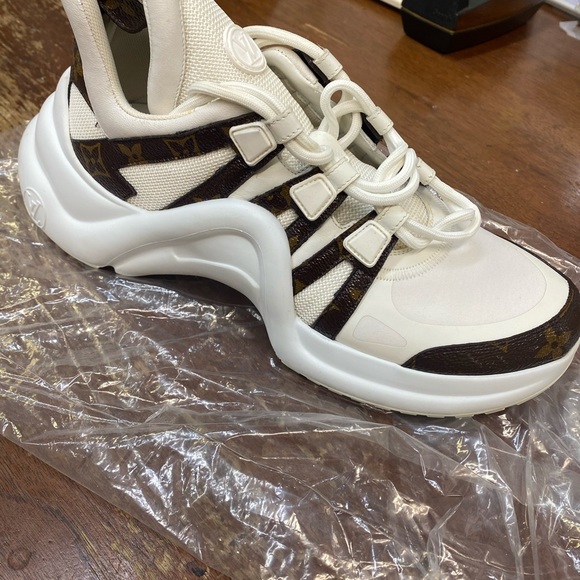 Louis Vuitton, Archlight - Picture 2 of 7